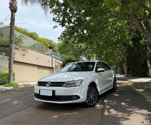 VOLKSWAGEN JETTA 2.0 TSI HIGHLINE 200CV GASOLINA 4P TIPTRONIC VOLKSWAGEN JETTA 2.0 TSI HIGHLINE 200CV GASOLINA 4P TIPTRONIC
